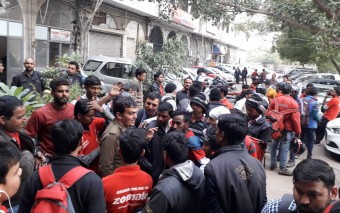 Zomato revises payment structure for NCR delivery personnel, faces protest