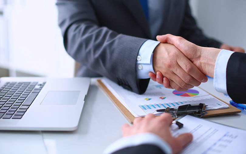 Deal Talk: MobiKwik, Dunzo in talks to raise capital; OYO may buy LPU assets