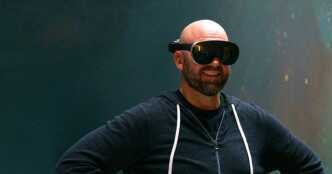 Facebook touts &lsquo;retina resolution&rsquo; VR headsets for the future metaverse