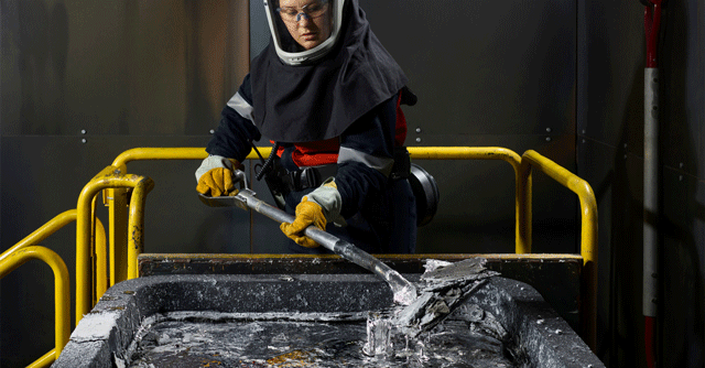 Apple invests $4.7 billion to develop low carbon manufacturing, uses carbon-free aluminum in iPhone SE