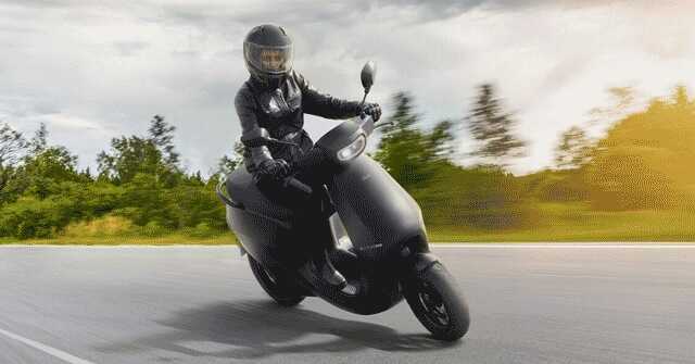 Govt plans to impose fine on e-scooter makers over fire incidents